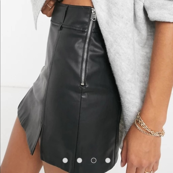 ASOS black mini faux leather skirt - Picture 3 of 4
